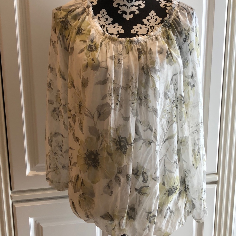 🌸Rosemarine Italian Silk blouson, elastic hem, ruffled crew neck lined top